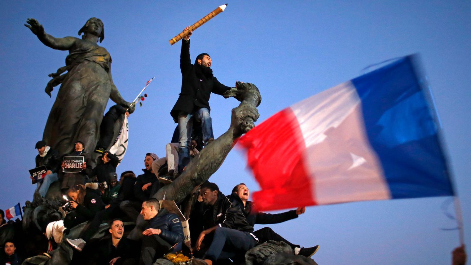 Mahé Le crayon guidant le peuple